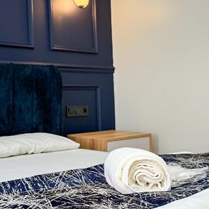 The Reina Hotel